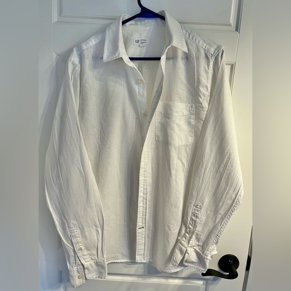 GAP Other - Gap Standard  Fit Linen Button-Up